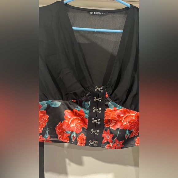 SHEIN Black Crop Top with long Sleeves - Picture 3 of 8